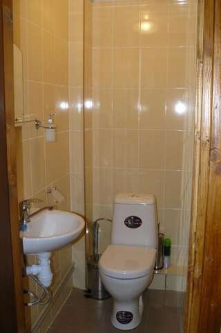 Гостевой дом Гостинец Яремче Стандартный трехместный номер-3